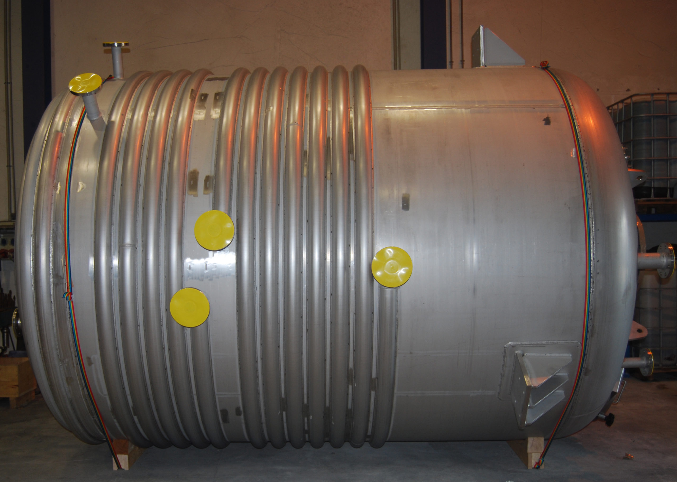 FOTO 2 2 scaled - 15m3 REACTOR WITH 1/2 COIL IN STAINLESS STEEL 1.4539 (904L)